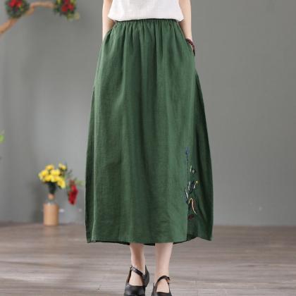 Woman Vintage Embroidered Skirt High Waist Skirt..