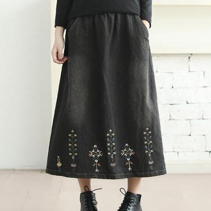 Woman Fashion Summer Skirts Embroidered Skirt..